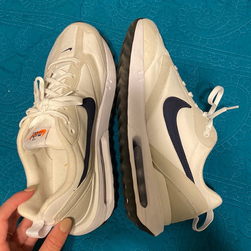 Nike tennis shoes